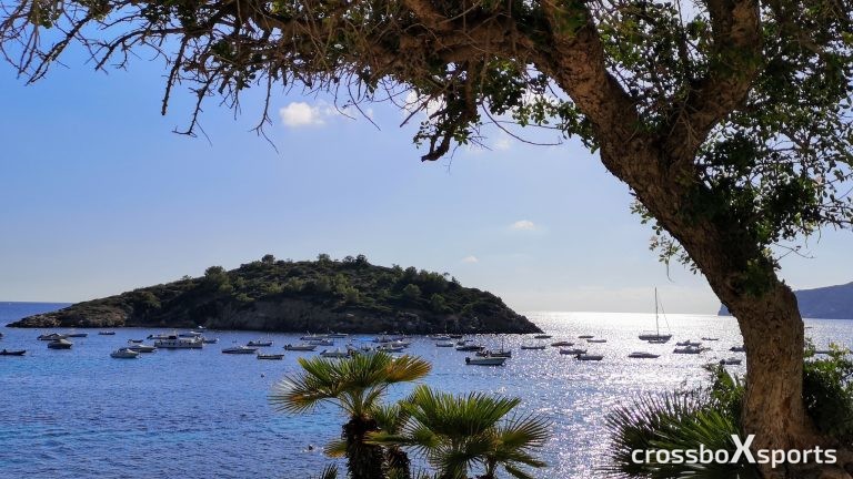 Mallorca - San Elm - Abendstimmung - Meer mit Schiffen vor einer Insel